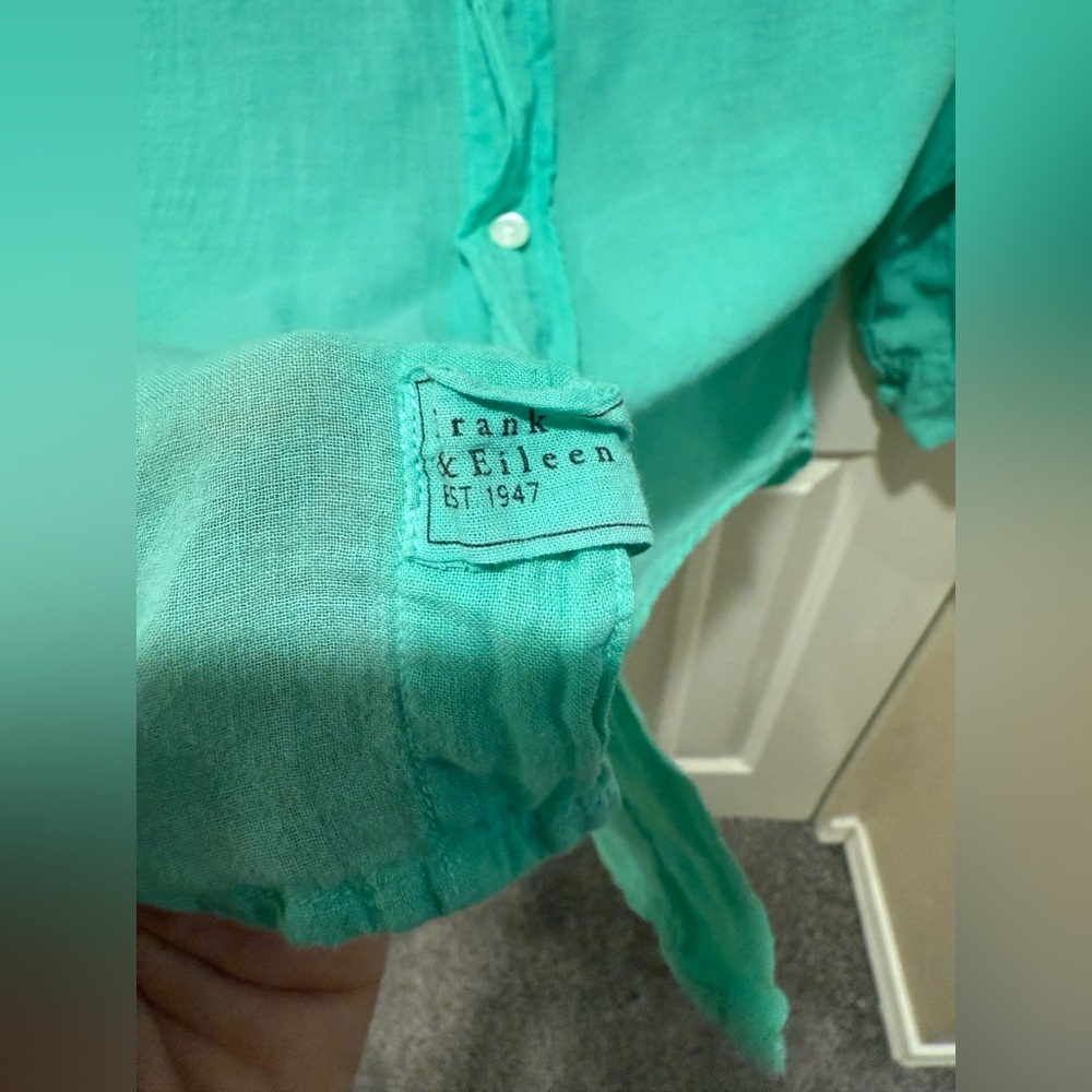 Frank & Eileen Light Green Button Down Shirt FABULOUS FOR SPRING!! - Picture 5 of 7